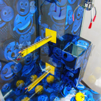 Призовой автомат 'Смайл-Бум -1' ( витрина-винты 3 шт )