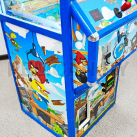 Призовой автомат 'Скворечник-Злые Птички' с призами в капсулах