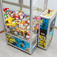 Торгово-призовой автомат 'Хватай-ка мини с лузой и скатом для мячей'