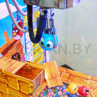 Призовой автомат 'Скворечник-Злые Птички' с мячами-прыгунами и капсулами