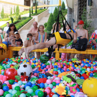 Аттракцион МЕГА - Хватай-ка с ребенком ( вариант 3 х 3 метра)