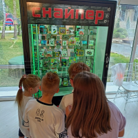 Призовой аппарат 'Снайпер' без преграды, покрашенный ( стиль аниме )